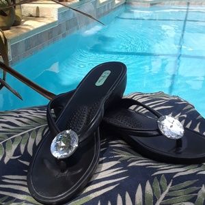 NWOT OKAL flip flops